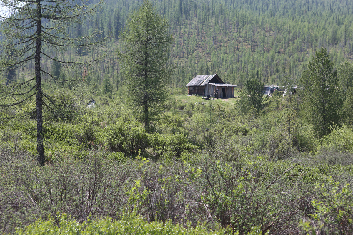 Зимняя база оленеводов. Фото Бориса Слепнева