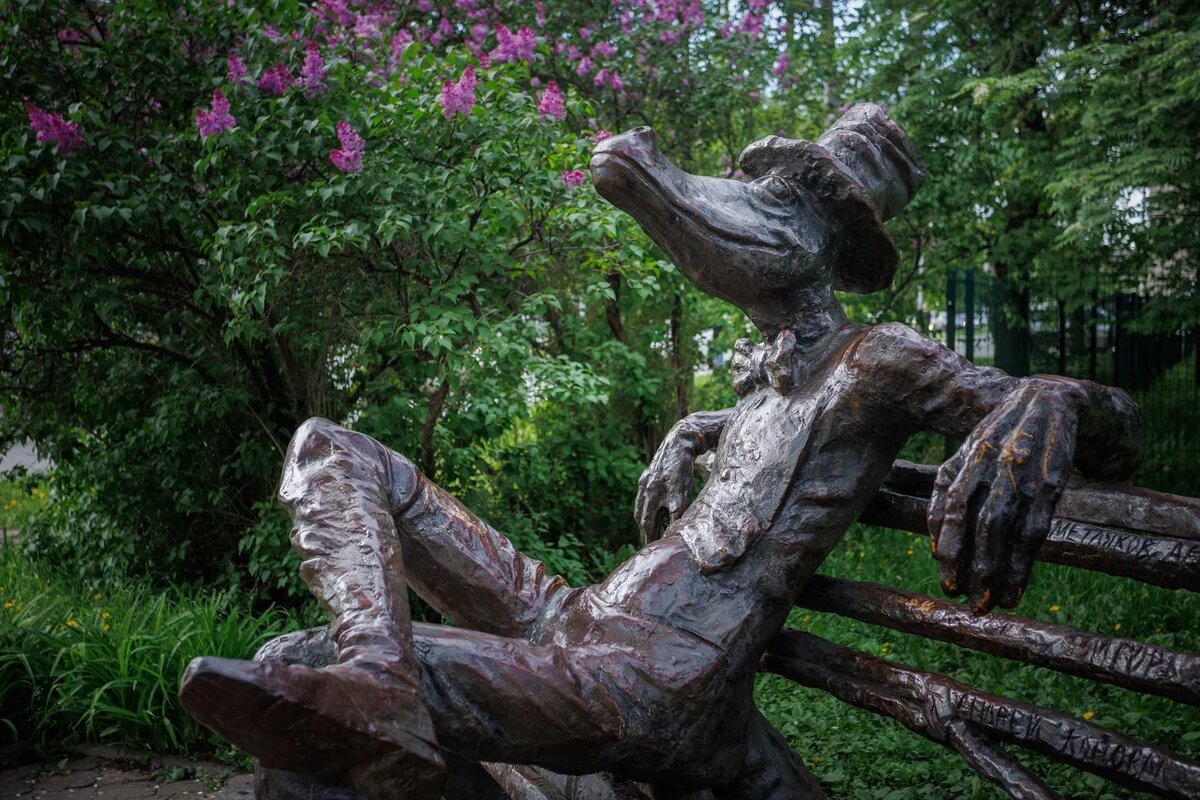 Памятник крокодилу в Ижевске