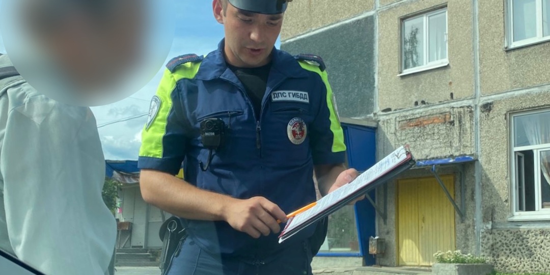 Не горит лампочка в фаре автомобиля, может ли в 2025 году ГИБДД выписать штраф. Ответ автоюриста