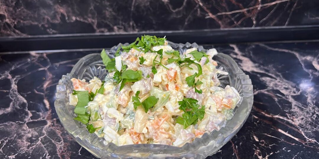 Очень вкусный салат с селедкой