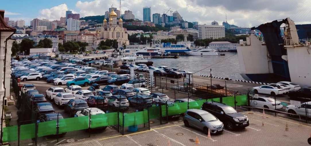 Больше 172 тыс. автомобилей оформили таможенники во Владивостоке за 7 месяцев 2025 года (+16% к январю-июлю 2024 г.).