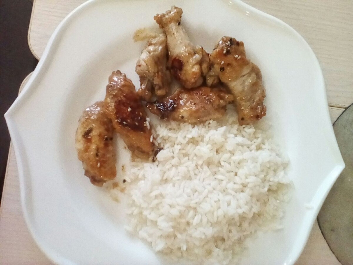 Подавайте с рисом, с лапшой или любимым гарниром. Можно и без него!