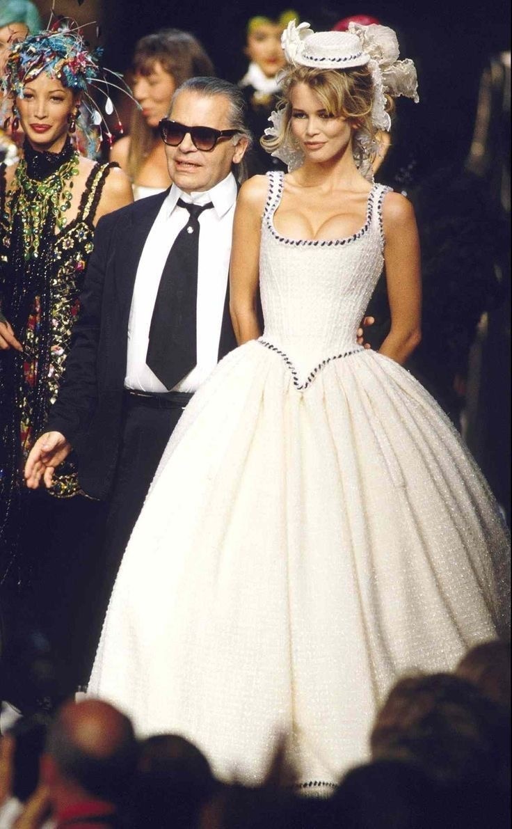 Клаудия Шиффер для Chanel haute couture fall 1992-93