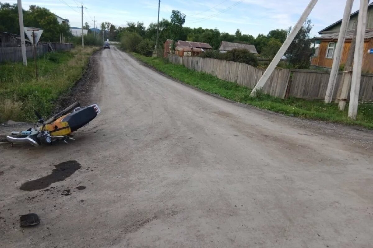    В Хабаровском крае подростки пострадали в ДТП с мотоциклом и «Маздой»