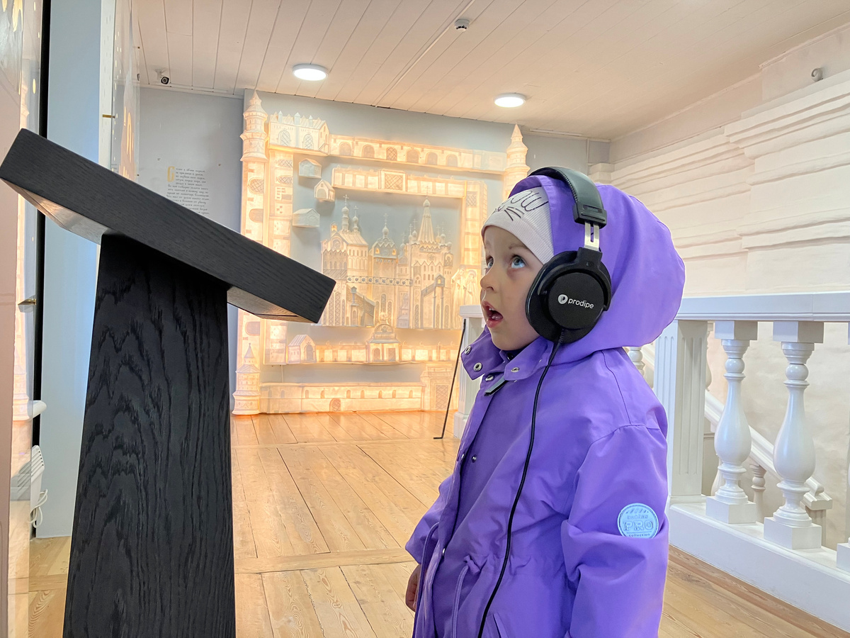 Экспозиция Соловецкого музея-заповедника "Звучащие рукописи". Фото автора. Копирование фото запрещено. 