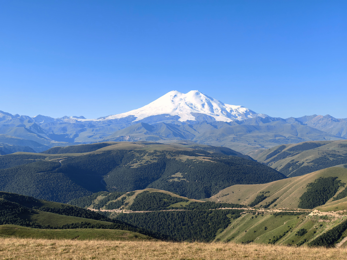 Фото автора. Вид на Эльбрус