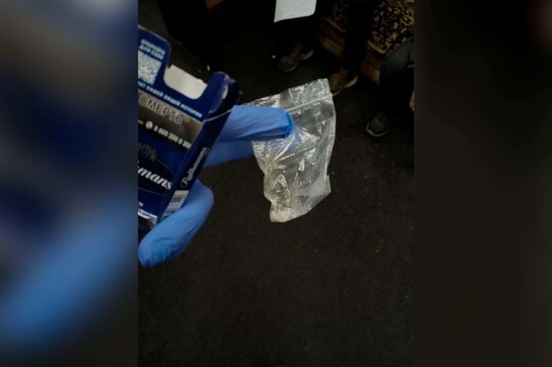    Выйти на семейную пару полицейские смогли через покупателя: 39-летнего череповчанина задержали в Индустриальном районе,