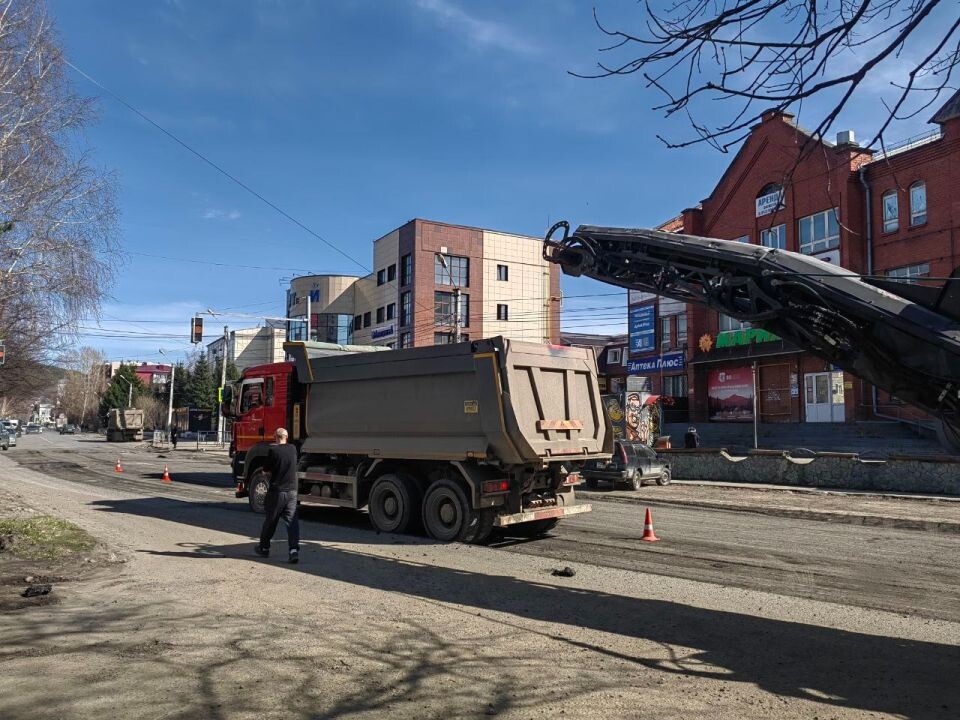    Ремонт улицы Чорос-Гуркина в Горно-Алтайске. Источник: Телеграм-канал администрации Горно-Алтайска