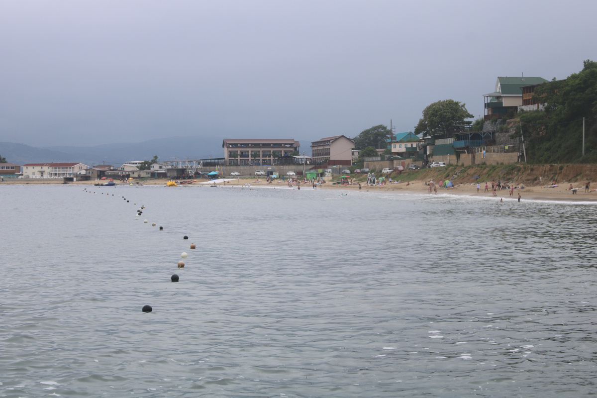 Берега бухты Троицы.