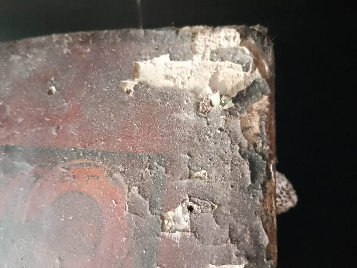 Фрагмент иконы Спас Нерукотворный, состояние до реставрации. Фото автора