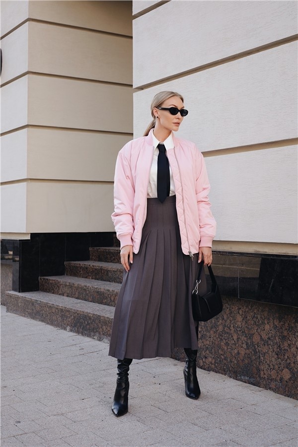 Стилист Екатерина Бахова в образе, который идеально подойдет для 1 сентября
