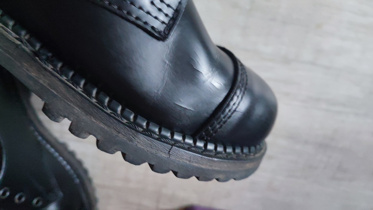 Треснула подошва