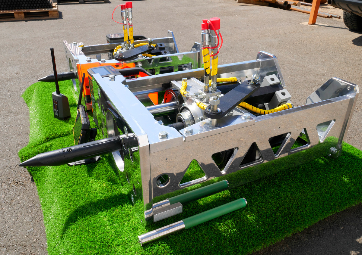 УМ-55 выполнена из высокопрочного алюминиевого сплава.