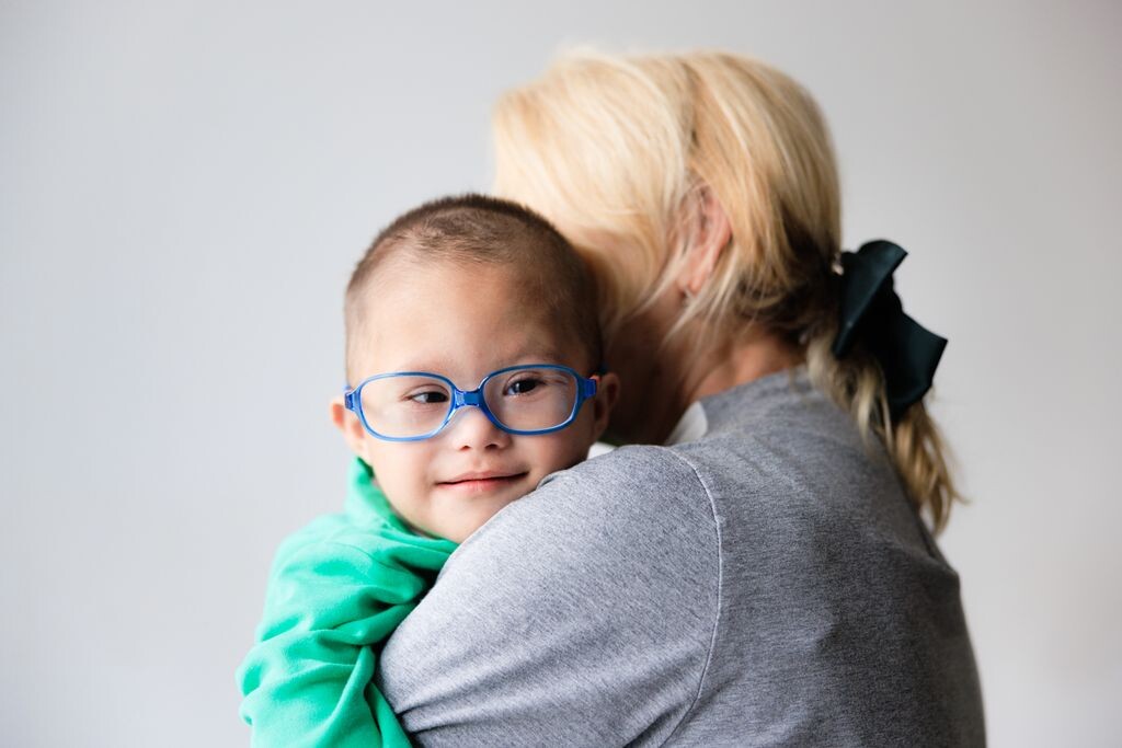 Няня фонда "Дорога жизни" вместе с подопечным