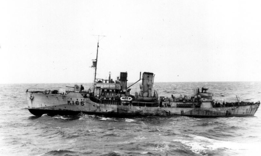 Канадский корвет «Баттлфорд» в открытом море