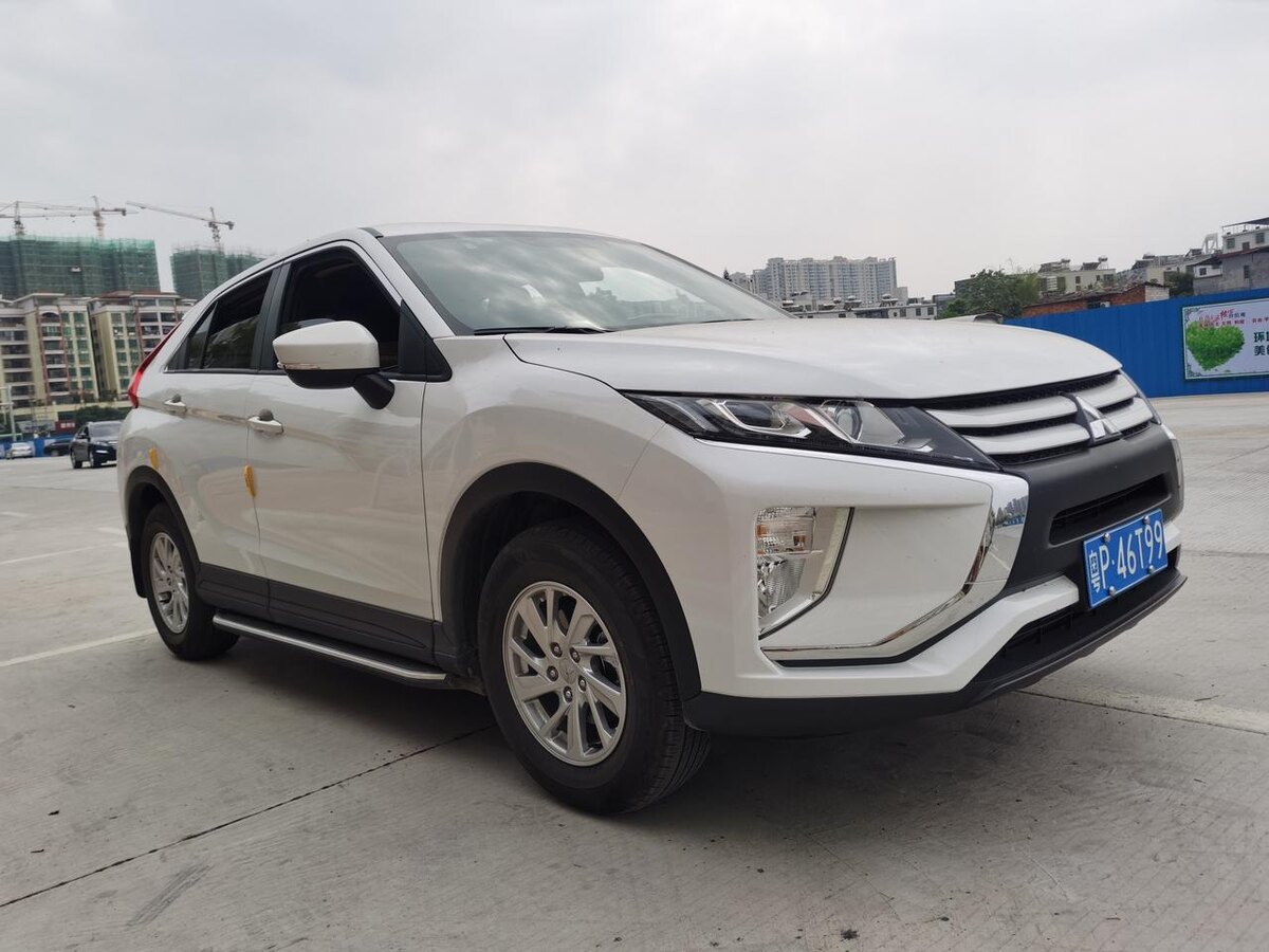 Фото 1. Передняя часть Mitsubishi Eclipse Cross.