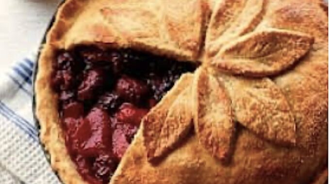 Как приготовить яблочный пирог с ежевикой