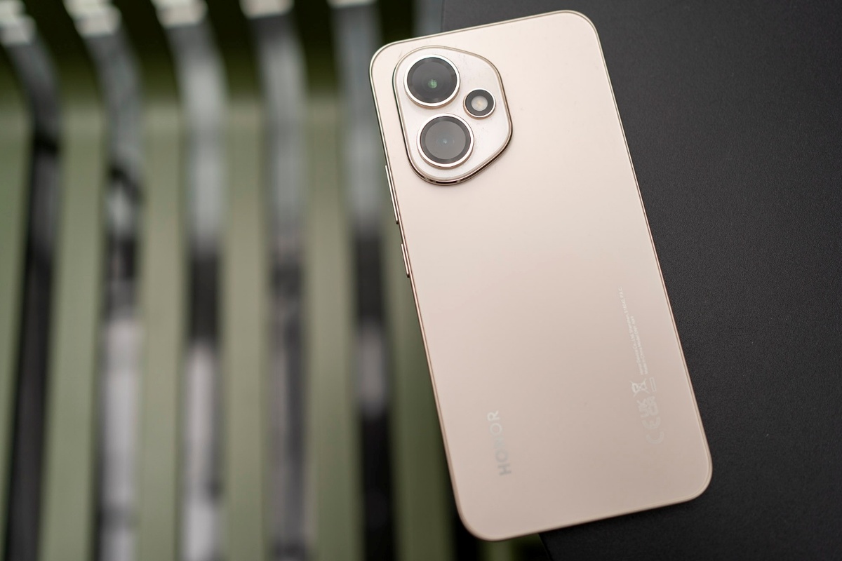 Дизайн смартфона Honor 400