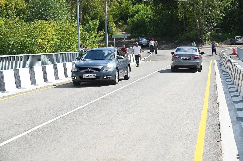    Открыто движение по Ташкентскому мосту. Источник: barnaul.org