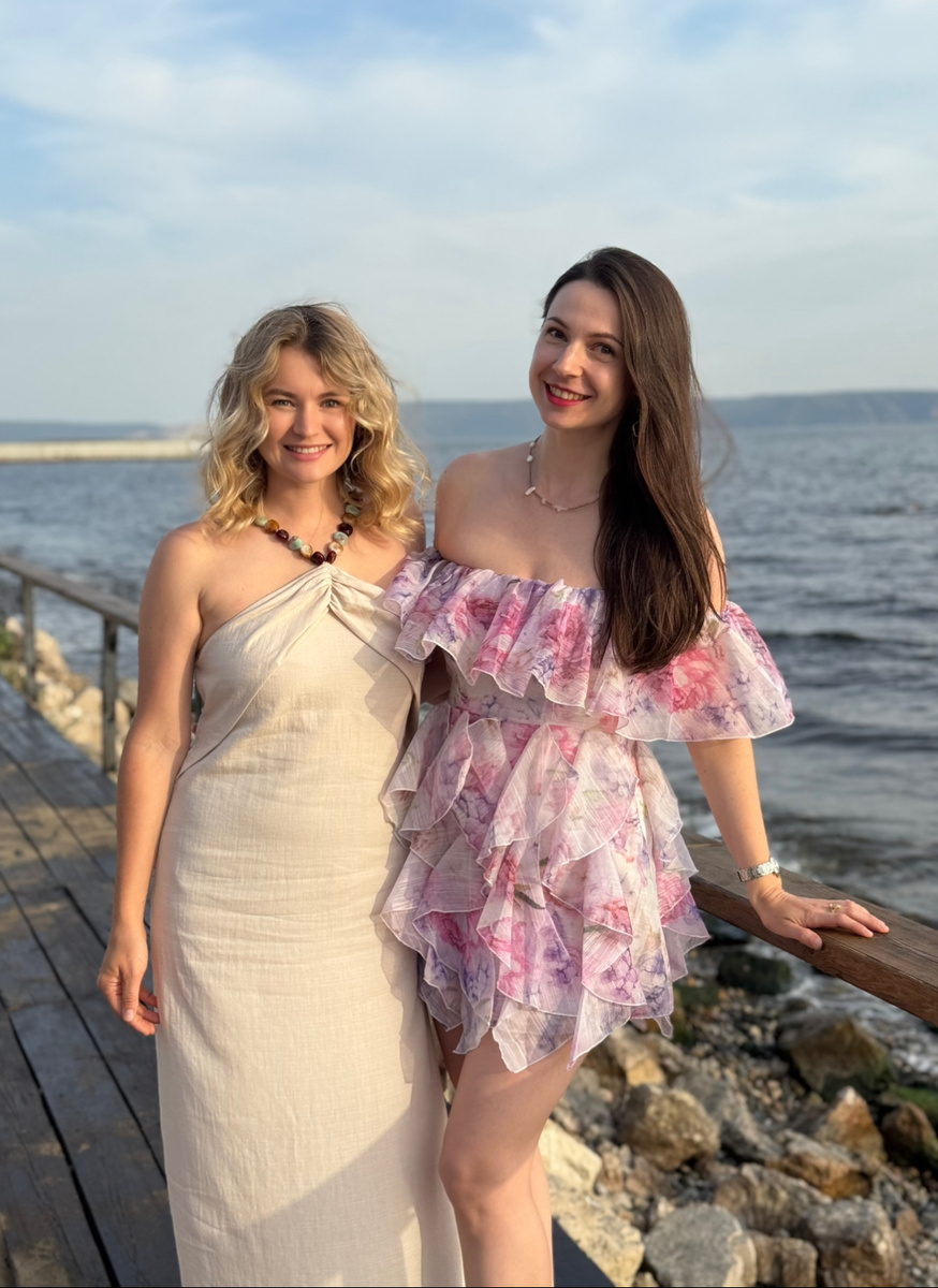 Мама написала, что для наших лет мы одеты слишком открыто. Кто-то подскажет — что она имела в виду? 😅