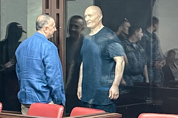 Криминальный авторитет Аслан Гагиев по прозвищу Джако во время оглашения приговора в Южном окружном военном суде, 2023 год / Ирина Гурьева/ТАСС  