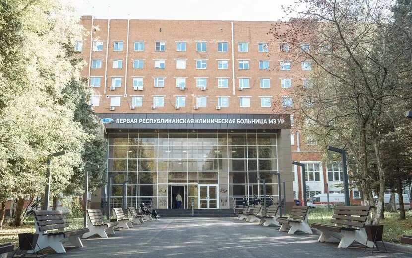    Курение у 1РКБ, паразиты в кофе-автоматах, выплаты семьям к 1 сентября и скандалы из-за низкой зарплаты: что обсуждают ижевчане 26 августа