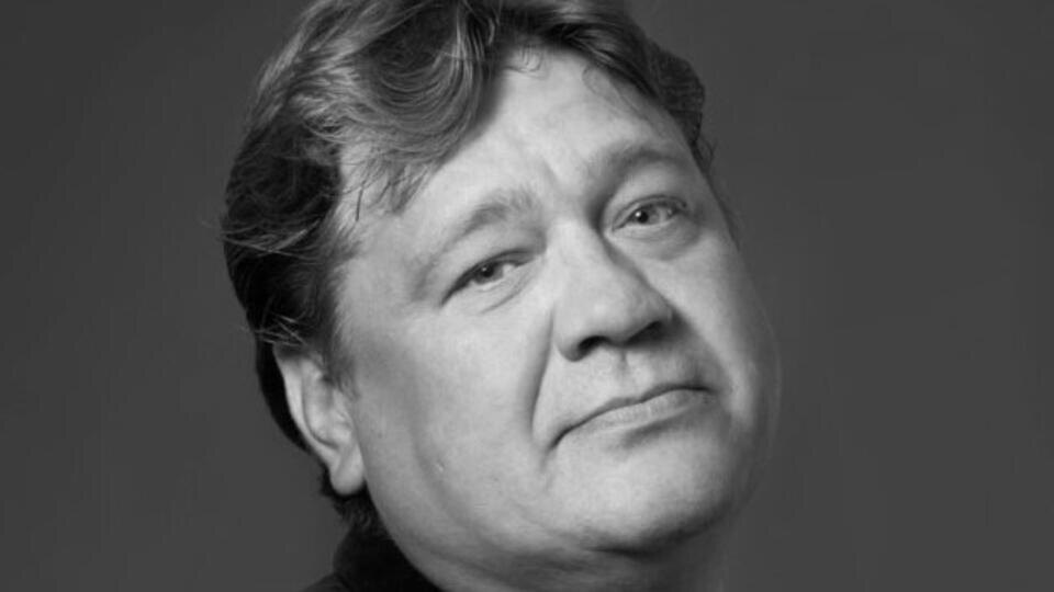     Актер из сериала "Метод Фрейда" Алексей Аптовцев умер на 50-м году жизни vk.com/Театр драмы и комедии «ФЭСТ»