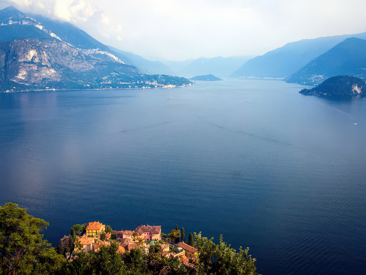© Never Ending Voyage | Озеро Комо, г. Варенна, Италия