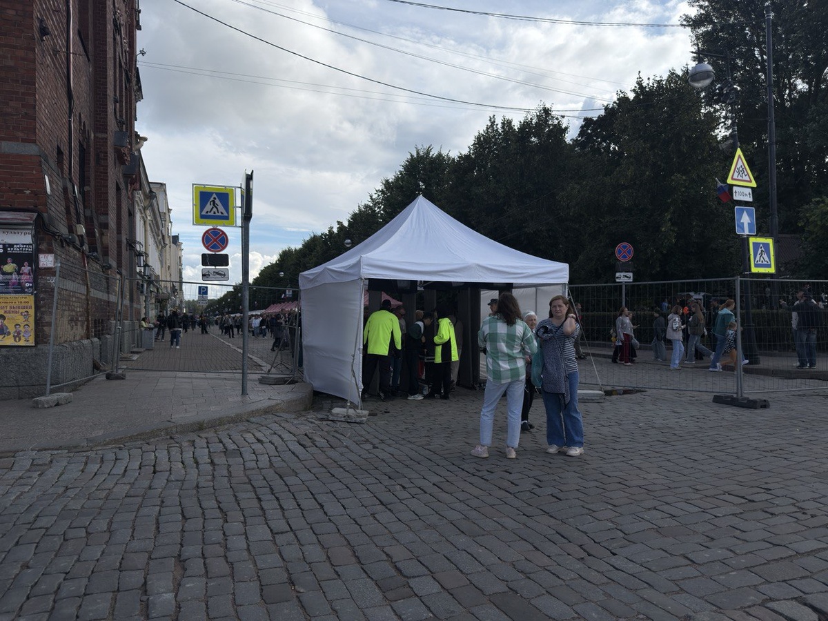 Пропускной пункт на площадь