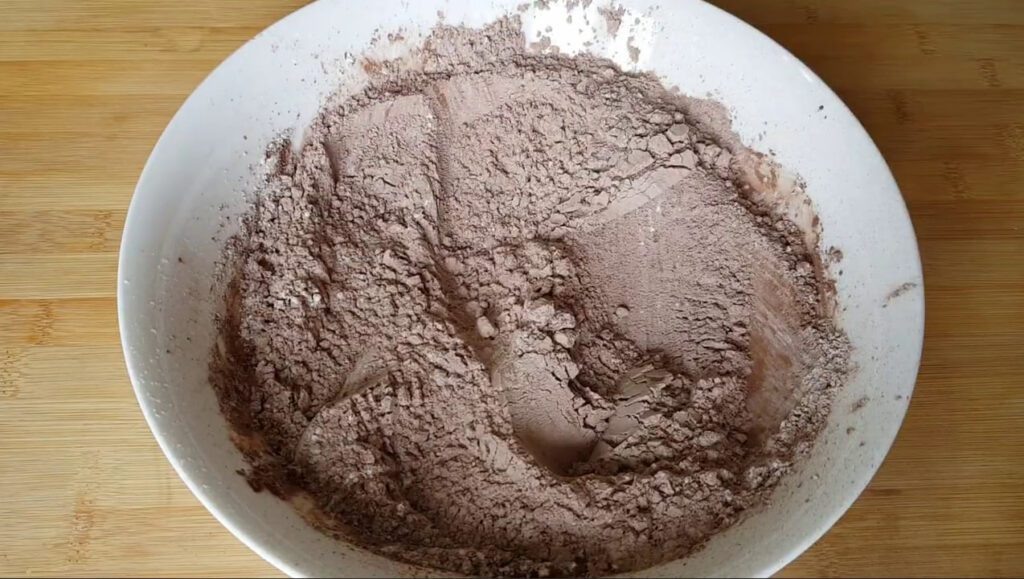 Шоколадный Бисквитный Рулет - Вкусно Просто Быстро