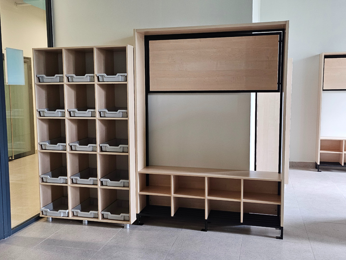 Раздевалка. Тут скоро еще будут крючки