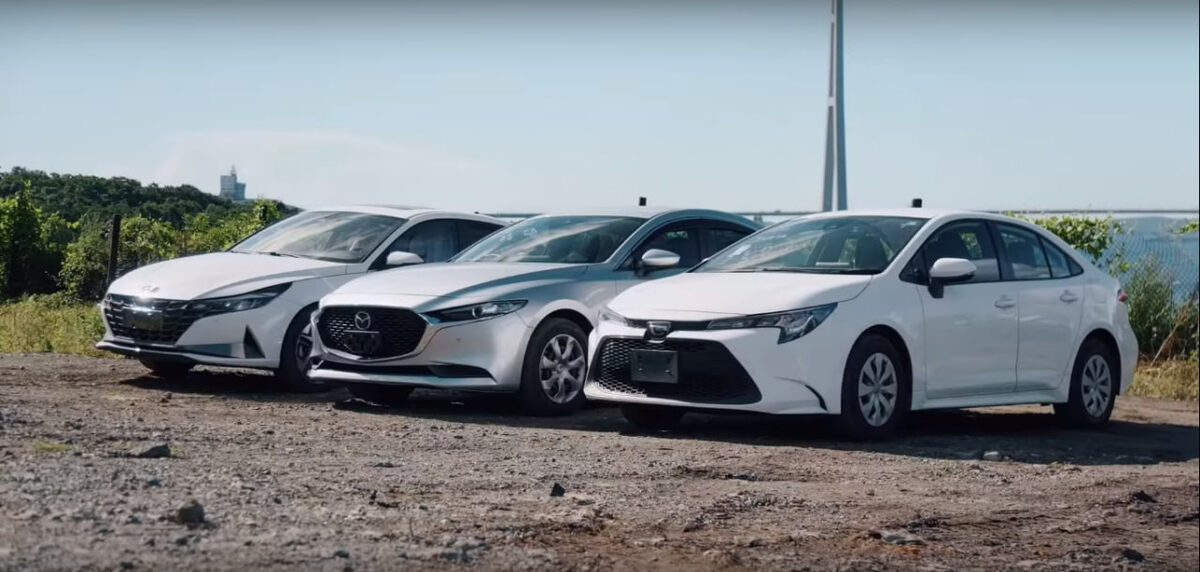 Toyota Corolla, Mazda 3 иHyundai Elantra. Источник: скриншот из VKвидео канала «Япония Транзит»