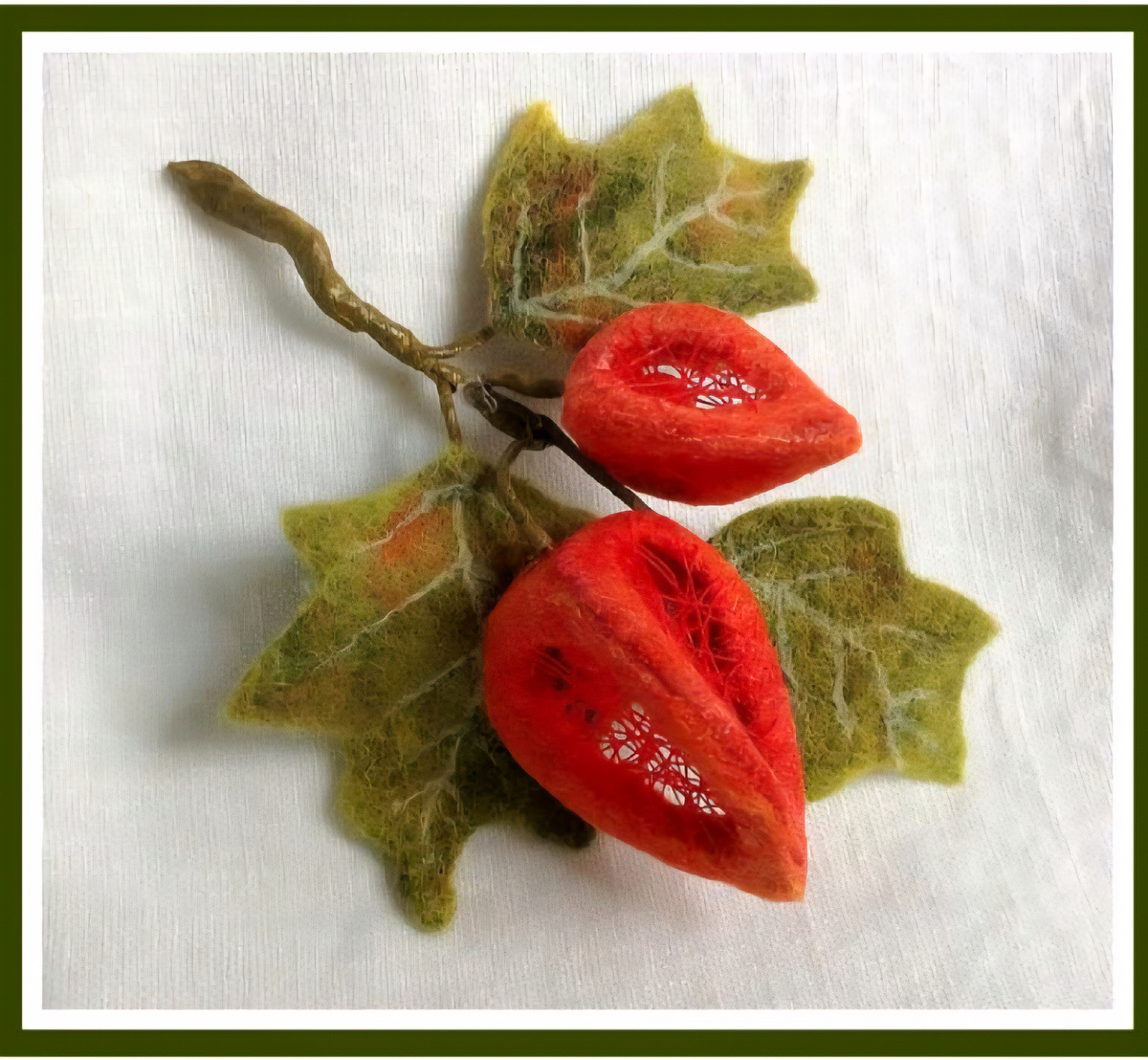 Брошь"Физалис"