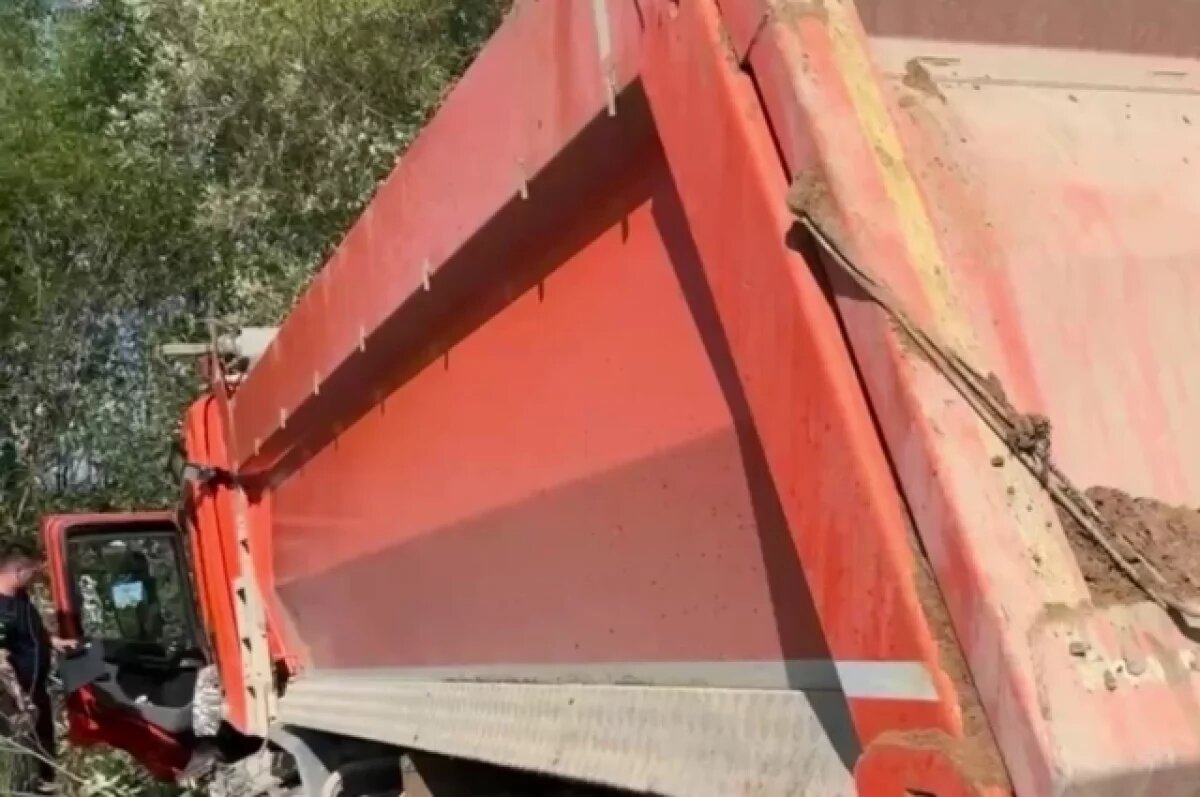    В Прикамье водитель авто скончался после лобового столкновения с грузовиком