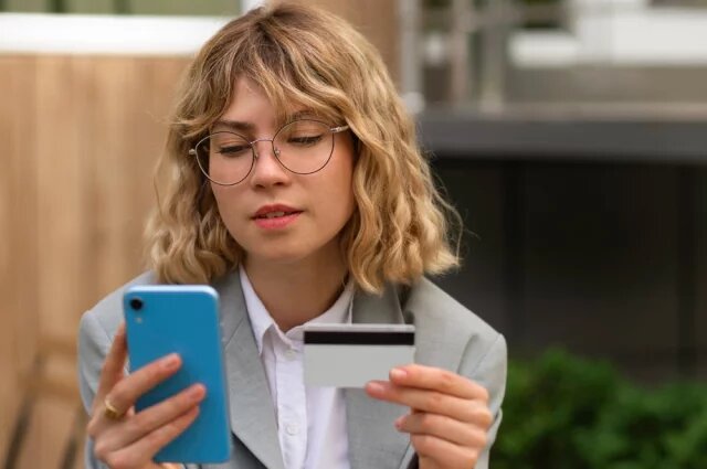    Как оформить разрешение на банковскую карту для ребенка?