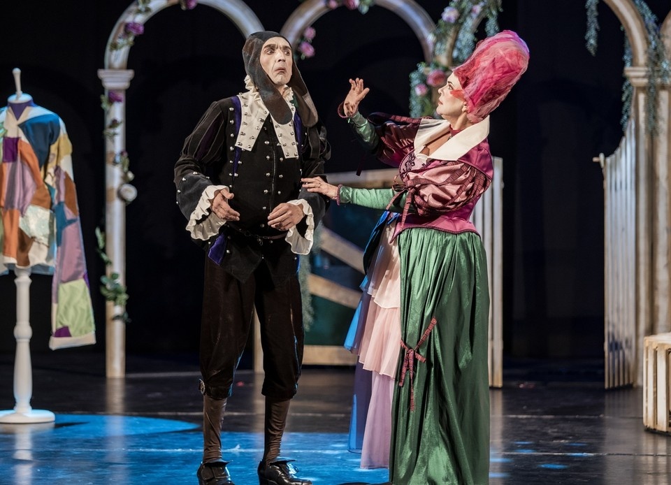    Спектакль расскажет о скупом старике, которого взрослые дети задумали обвести вокруг пальца / Фото: Самарский художественный театр