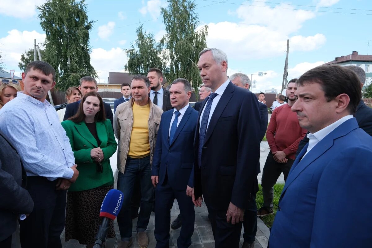    Травников поблагодарил активистов ТОС за реализацию общественных проектов