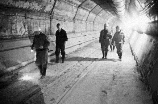 Строители ускорителя элементарных частиц в Протвино. 1990 год. (листайте)