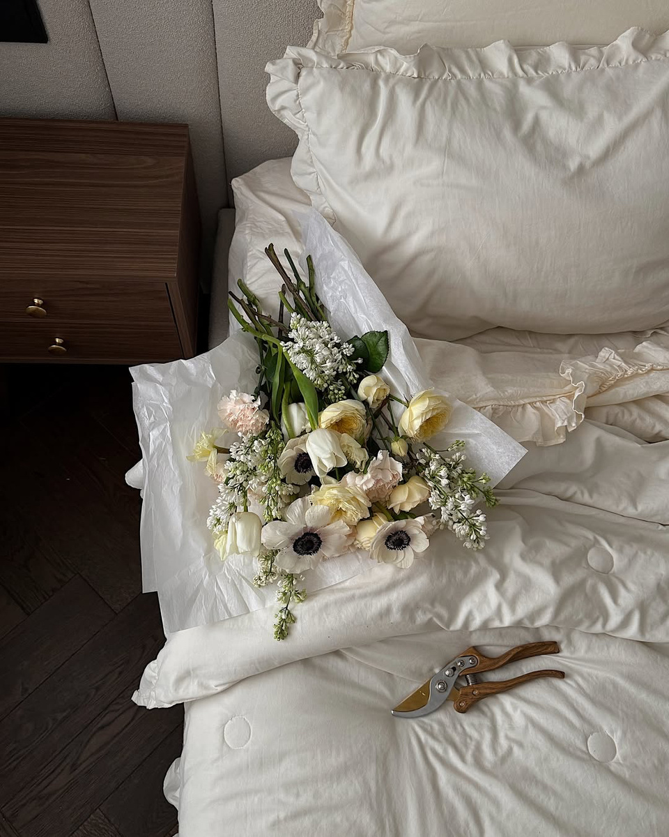 Цвета Цветов: Психология Серого. Эстетика PĆELA в каждом кадре | больше наших работ и заказ на сайте: pcela-flower.ru