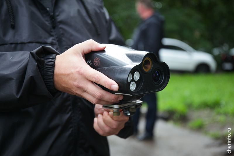    Машины нарушителей зафиксировали сегодня у дома на Мира, 1 с помощью комплекса "Паркон".