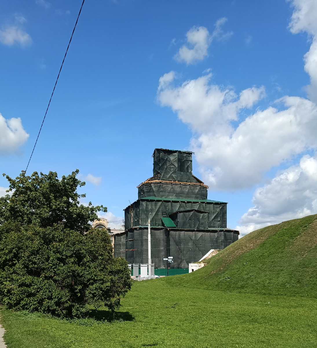 Золотые ворота на реставрации