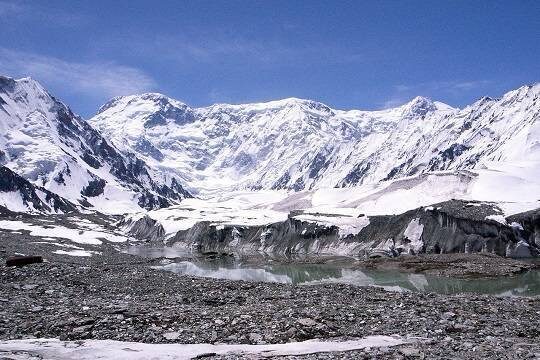    В августе на пике Победы в Киргизии погибли итальянский, иранские и российские альпинисты