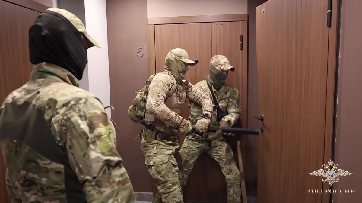    В Уфе задержали группу дроповодов: им грозит до 6 лет тюрьмы