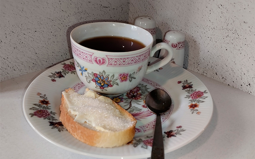  Советское лакомство для детей – булка с маслом и с сахаром. Фото: Екатерина Ардашева