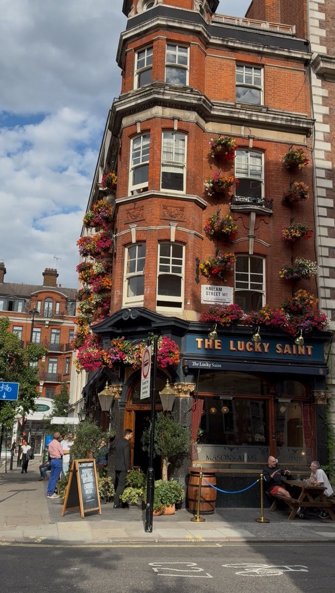 Улица Болсовер-стрит в Лондоне