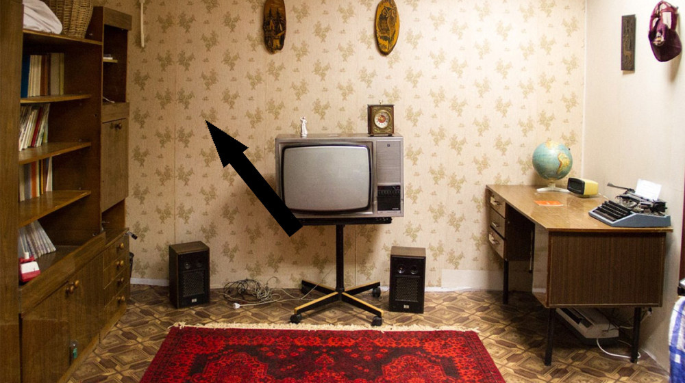    Интерьеры СССР: от коммуналок до чешских стенок