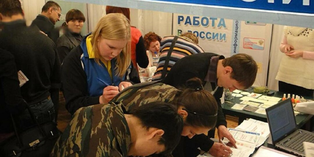 Могут ли приставы списать пособие по безработице должника