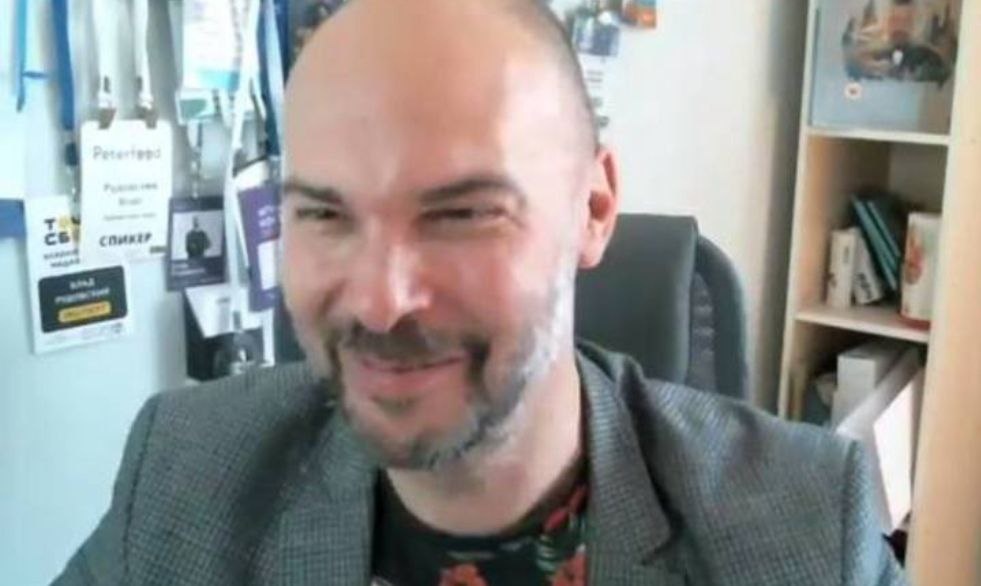 Позвольте предстваить - Влад Рудовский - разраотчик игры 