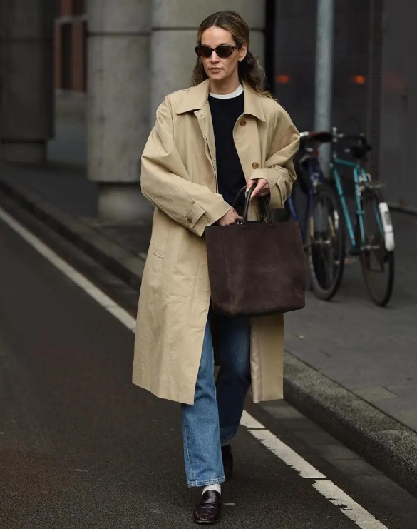    Создайте идеальный капсульный гардероб для учёбы и повседневных встреч.Соцсети @anoukyve