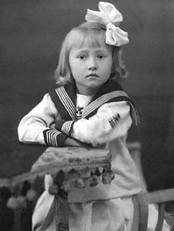 Маленькая Галина Уланова (Листайте)